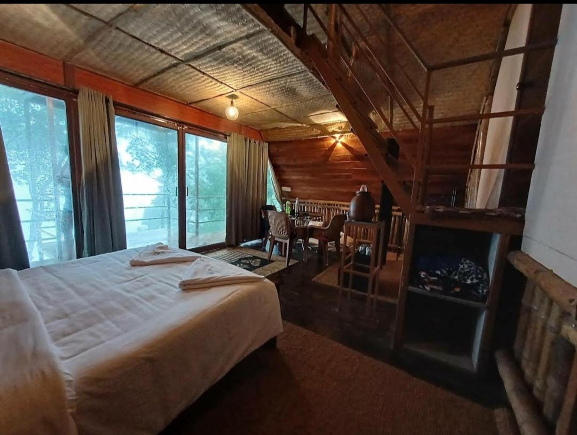 Sunset Valley Kerala Pool Resort - Serene Natural Forest Cottage Stay In Idukki With Sunrise & Sunset Panoramas, Natural Streams & Tranquil Summer Evenings Pirmed Exterior photo