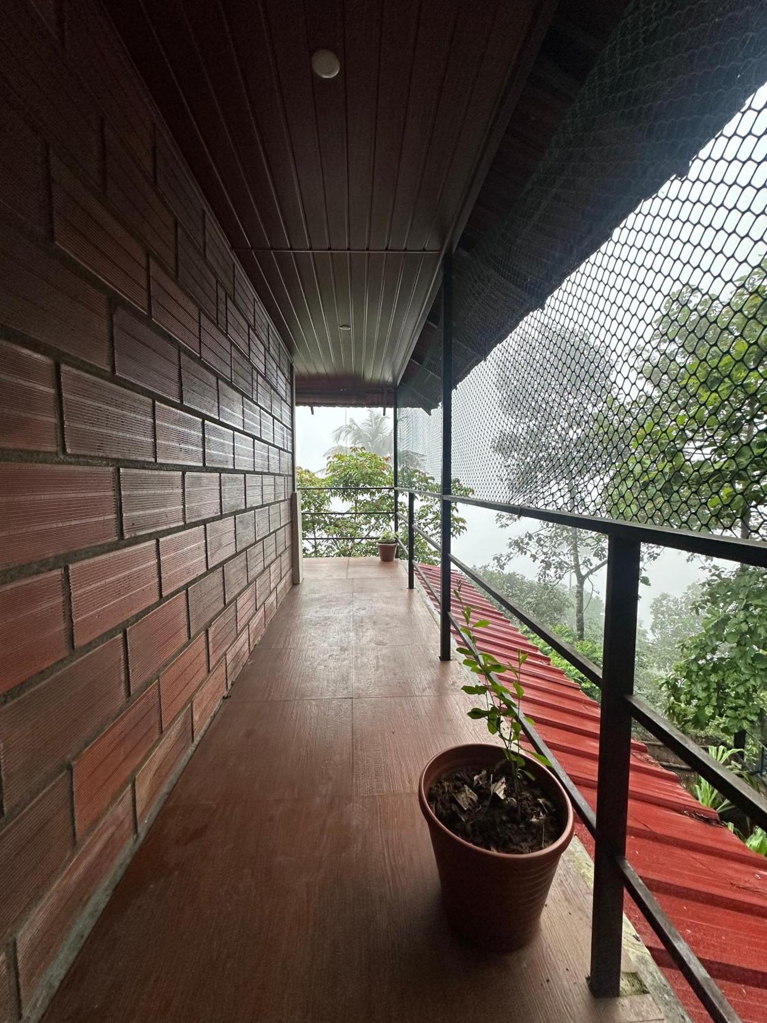 Sunset Valley Kerala Pool Resort - Serene Natural Forest Cottage Stay In Idukki With Sunrise & Sunset Panoramas, Natural Streams & Tranquil Summer Evenings Pirmed Exterior photo